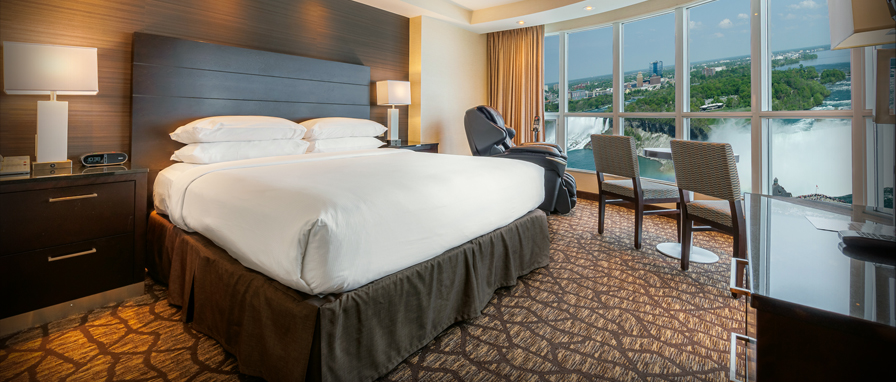 Panoramic Fallsview Family Suite - Embassy Suites by Hilton Niagara Falls - Fallsview Hotel, Canada